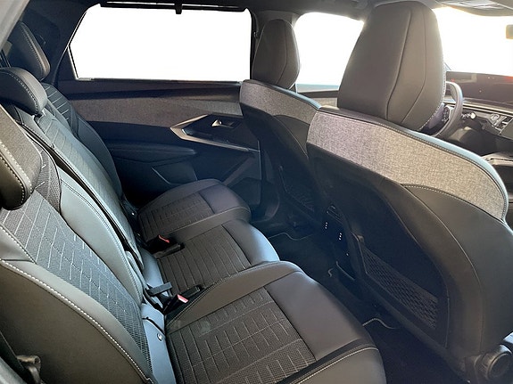Peugeot 5008 14 of 23