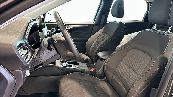 Ford Kuga 5 of 9