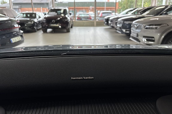 Volvo EX30 18 of 22