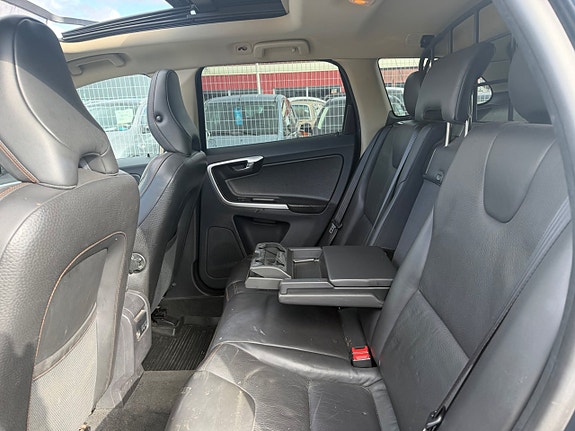 Volvo XC60 21 of 30