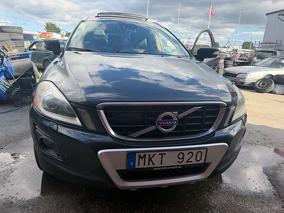Volvo XC60 14 of 30