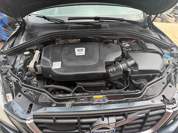 Volvo XC60 13 of 30