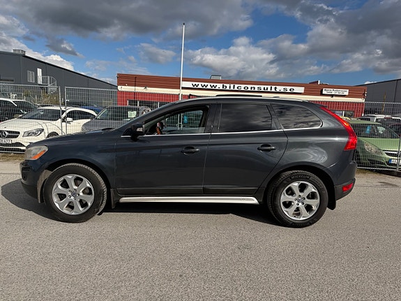Volvo XC60 2 of 30