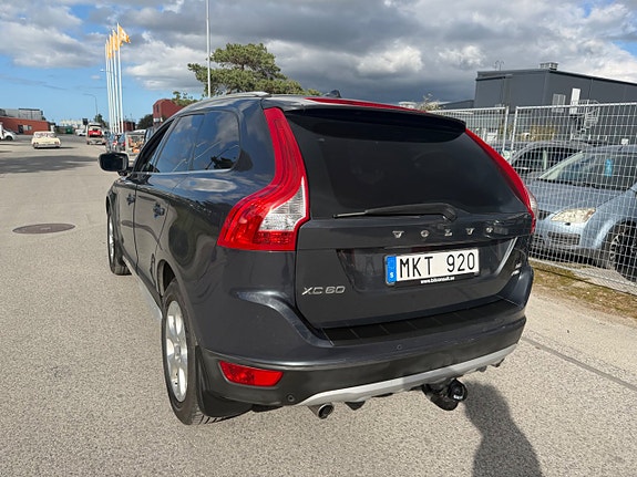 Volvo XC60 8 of 30