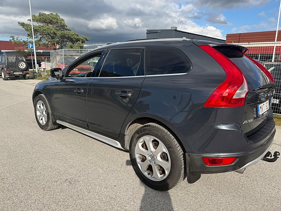 Volvo XC60 6 of 30