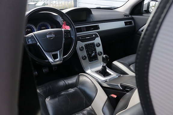 Volvo V70 8 of 15