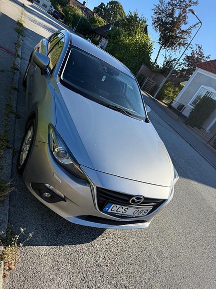 Mazda 3 2 of 5