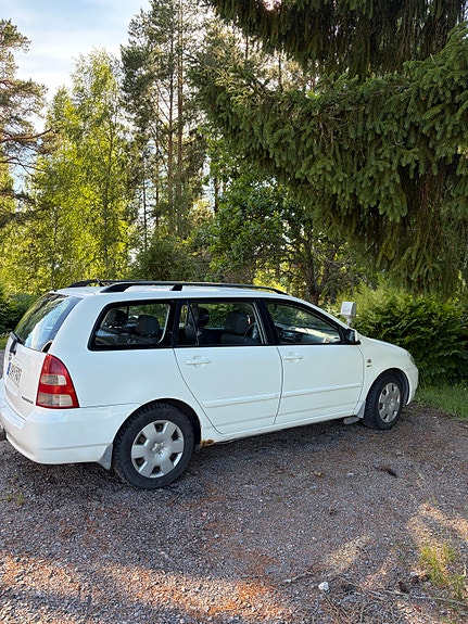 Toyota Corolla 3 of 3