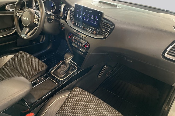 Kia Ceed 25 of 25