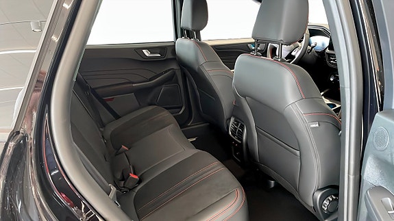Ford Kuga 5 of 9
