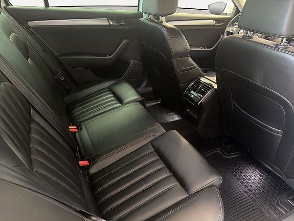 Skoda Superb 16 of 18