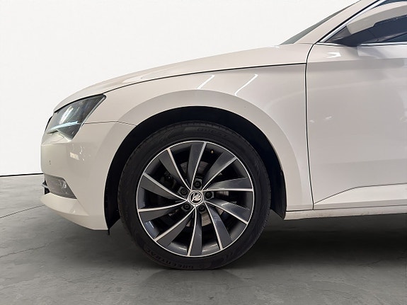 Skoda Superb 18 of 18