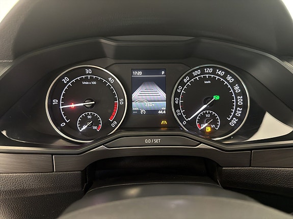Skoda Superb 10 of 18