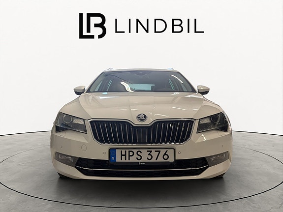Skoda Superb 2 of 18