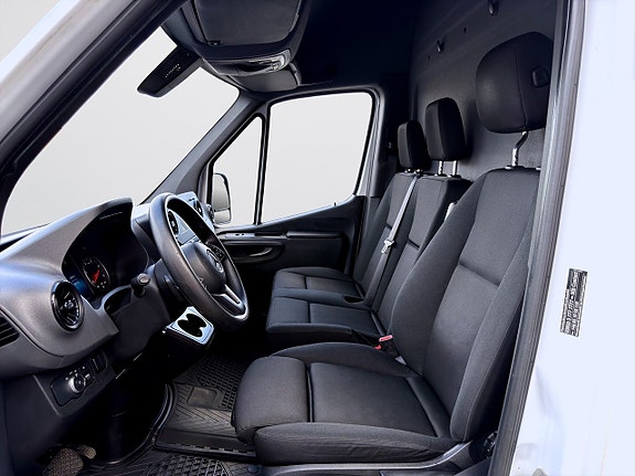 Mercedes-Benz Sprinter 317 11 of 16