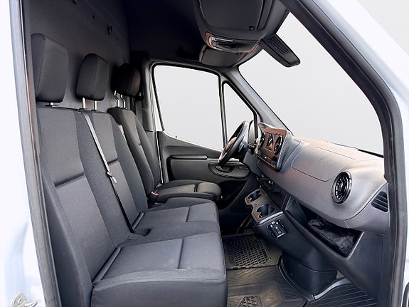 Mercedes-Benz Sprinter 317 13 of 16