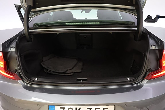 Volvo S90 19 of 25