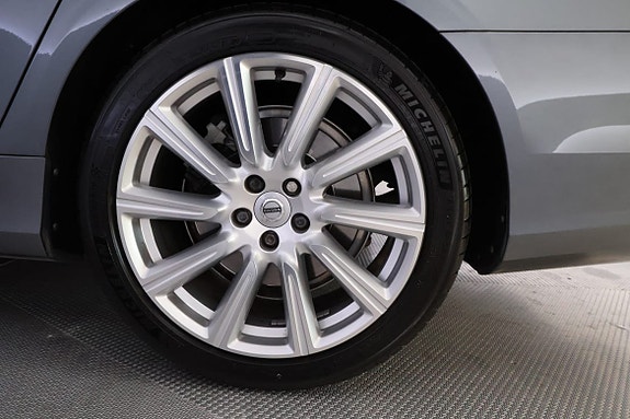 Volvo S90 13 of 25