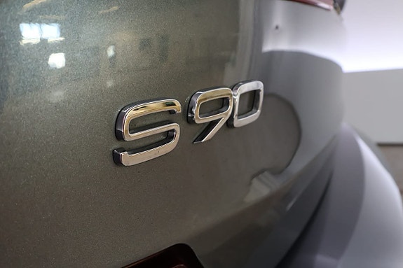 Volvo S90 14 of 25