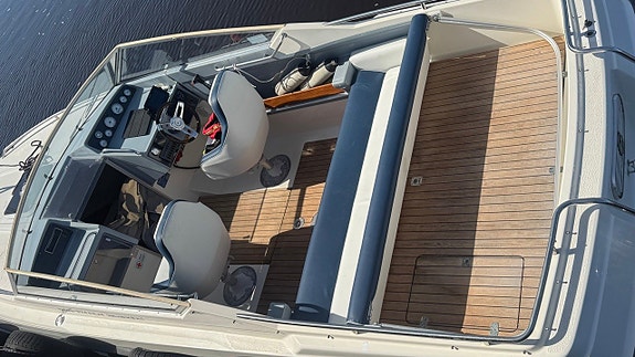 Nimbus 22 DC -90 / Volvo Penta 5,0 GXI 270 hk -06 3 of 5