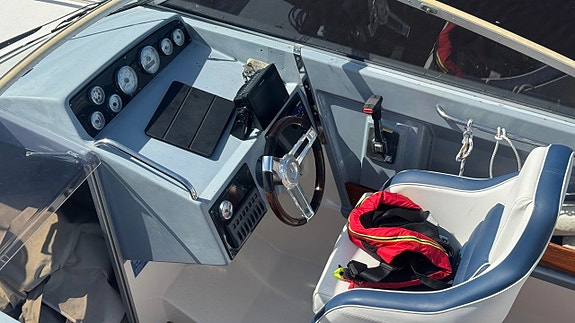 Nimbus 22 DC -90 / Volvo Penta 5,0 GXI 270 hk -06 4 of 5