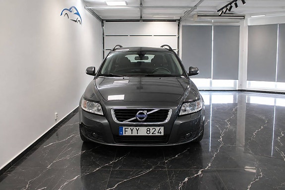 Volvo V50 3 of 12