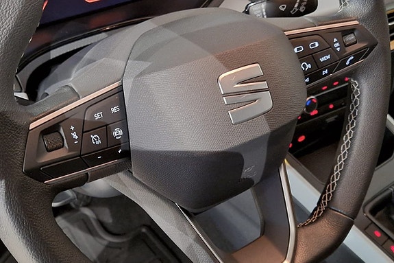 Seat Arona 8 of 13