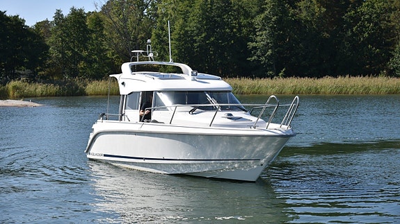 Aquador 28 C - Volvo Penta D6-350 - 2006 3 of 26