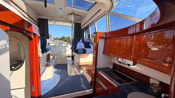 Aquador 28 C - Volvo Penta D6-350 - 2006 6 of 26