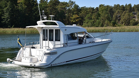 Aquador 28 C - Volvo Penta D6-350 - 2006 2 of 26