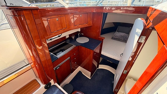 Aquador 28 C - Volvo Penta D6-350 - 2006 4 of 26