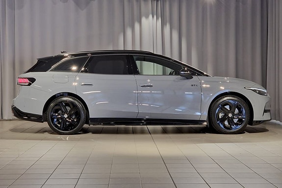 Volkswagen ID.7 3 of 16