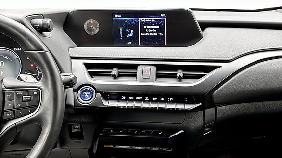 Lexus UX300e 9 of 12