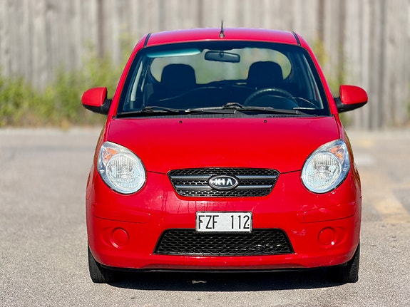 Kia Picanto 2 of 12