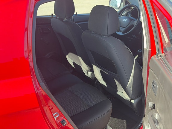 Kia Picanto 11 of 12