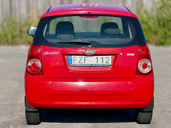Kia Picanto 6 of 12