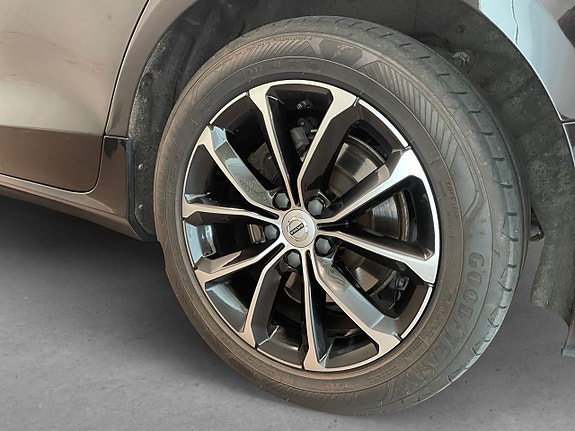 Volvo V60 8 of 22