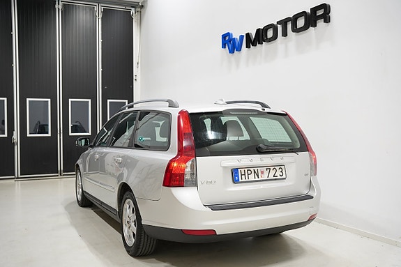 Volvo V50 4 of 15