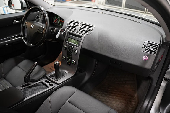 Volvo V50 7 of 15