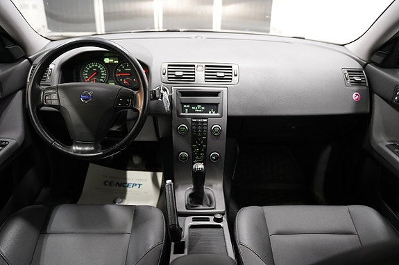 Volvo V50 8 of 15