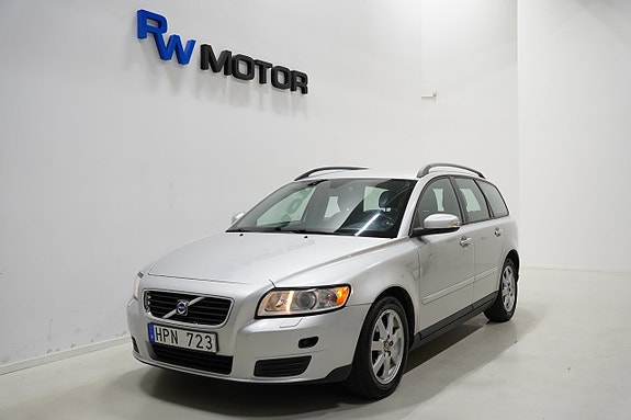 Volvo V50 2 of 15