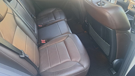 Mercedes-Benz ML350 11 of 12
