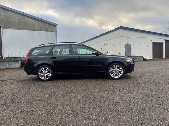 Volvo V50 2 of 6
