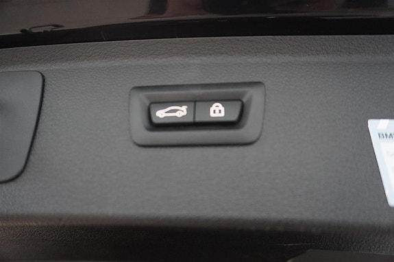 BMW 225xe 14 of 15