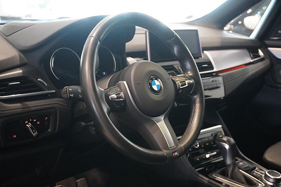 BMW 225xe 2 of 15