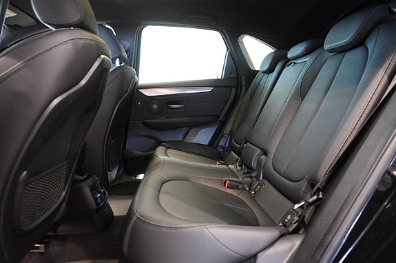 BMW 225xe 6 of 15