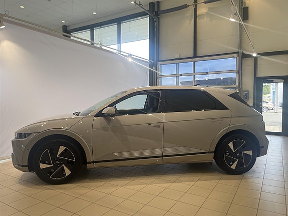 Hyundai Ioniq 5 2 of 12