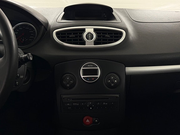 Renault Clio 21 of 22