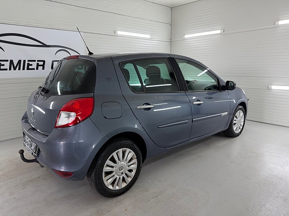 Renault Clio 8 of 22