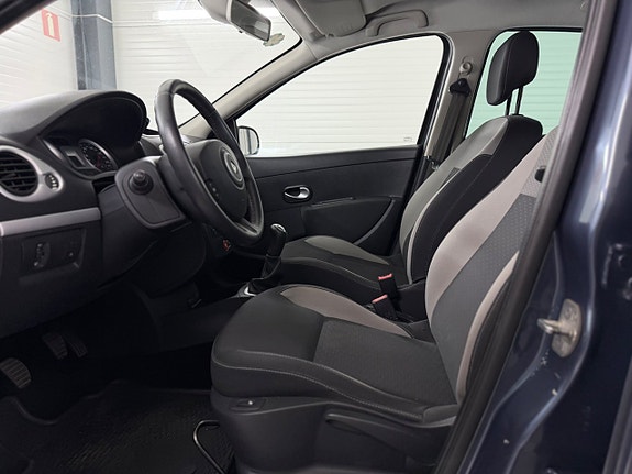 Renault Clio 16 of 22